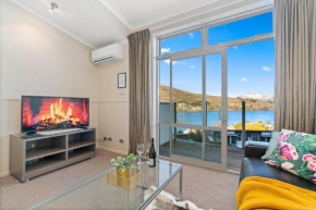 2-Bedroom Apartment with Lake & Mountain View - Beechwood